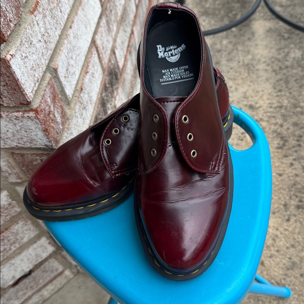 Dr Martin’s Doc Martens Oxblood Red 3 eye Shoes sz 6 UK US 8 L 39
aw004 GVO3S